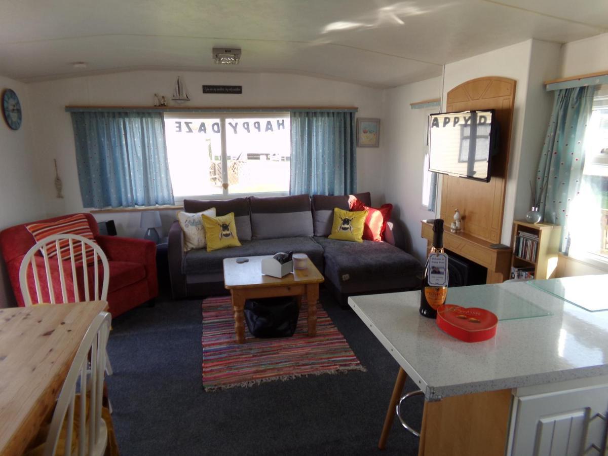 Happydaze Caravan Bacton  Εξωτερικό φωτογραφία