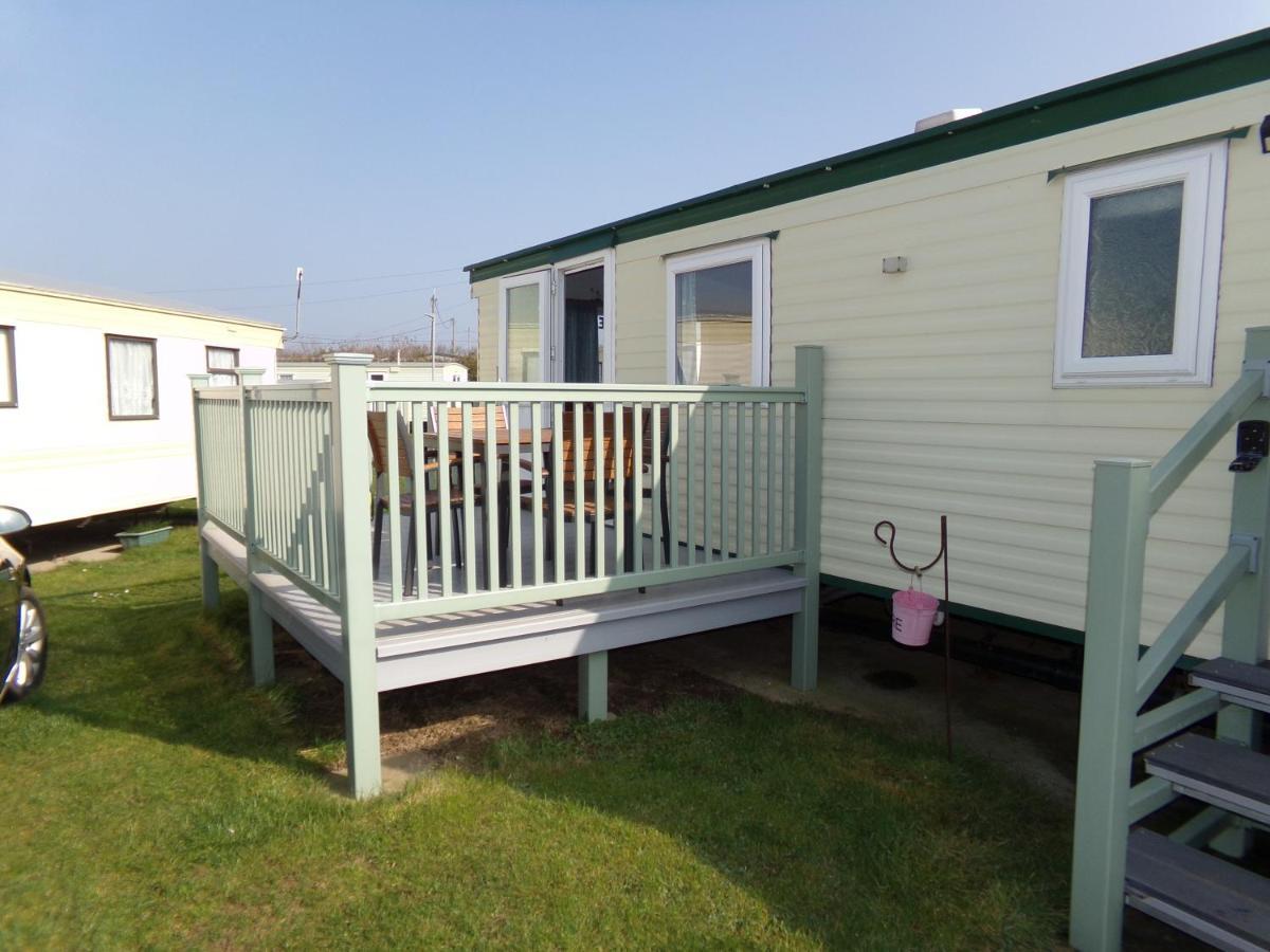 Happydaze Caravan Bacton  Εξωτερικό φωτογραφία